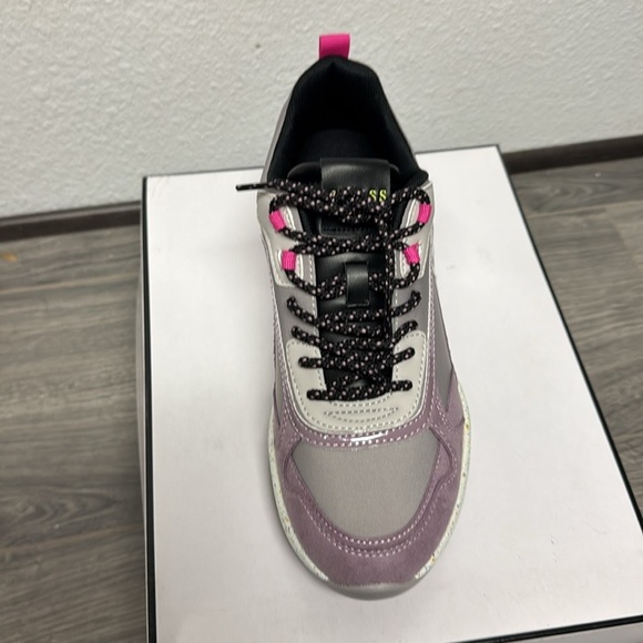 Guess Womens Fever 3 Lace Up Platform Casual and Fashion Sneakers - Picture 4 of 6